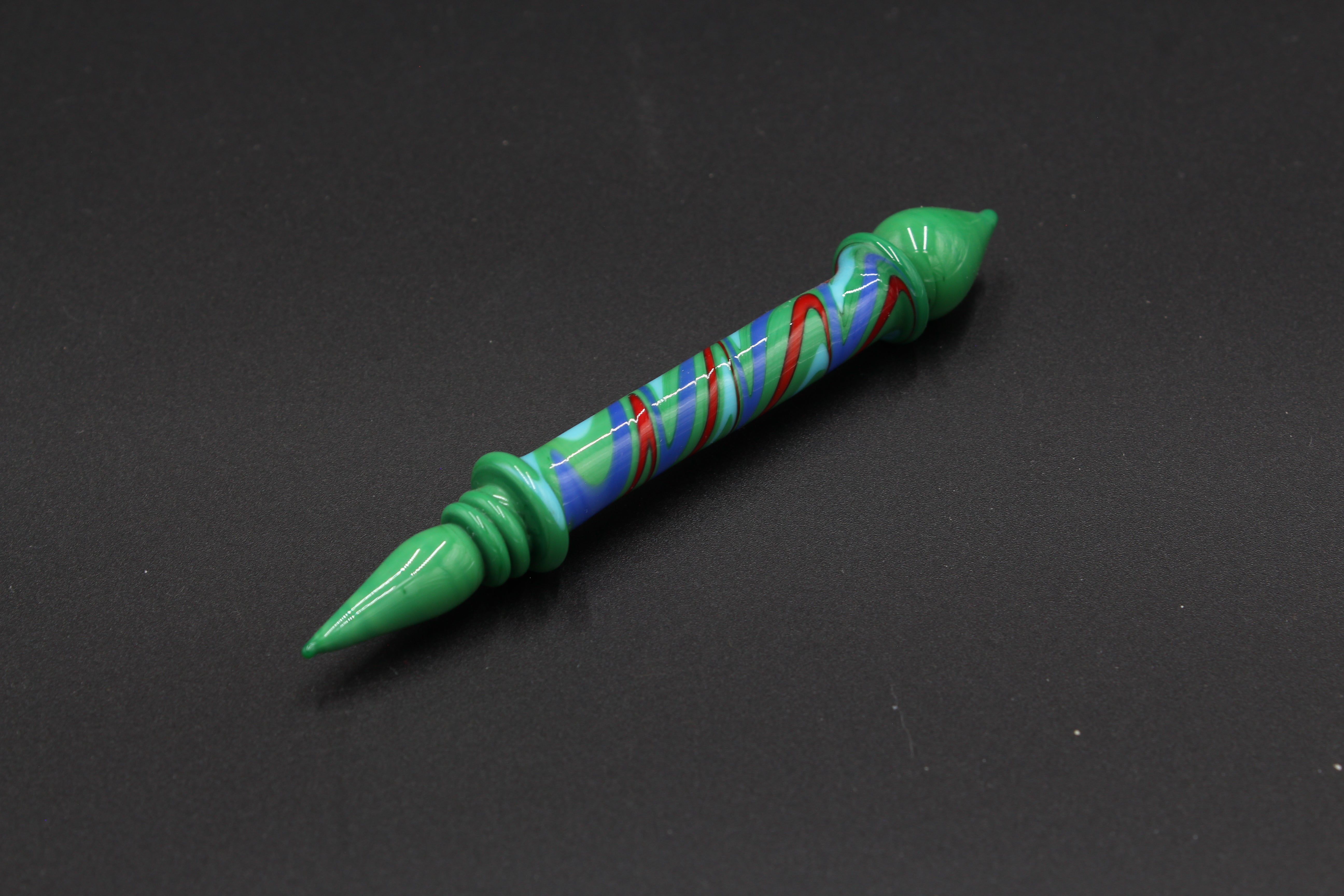 Crayon Style Glass Dab Tool - Green to the left