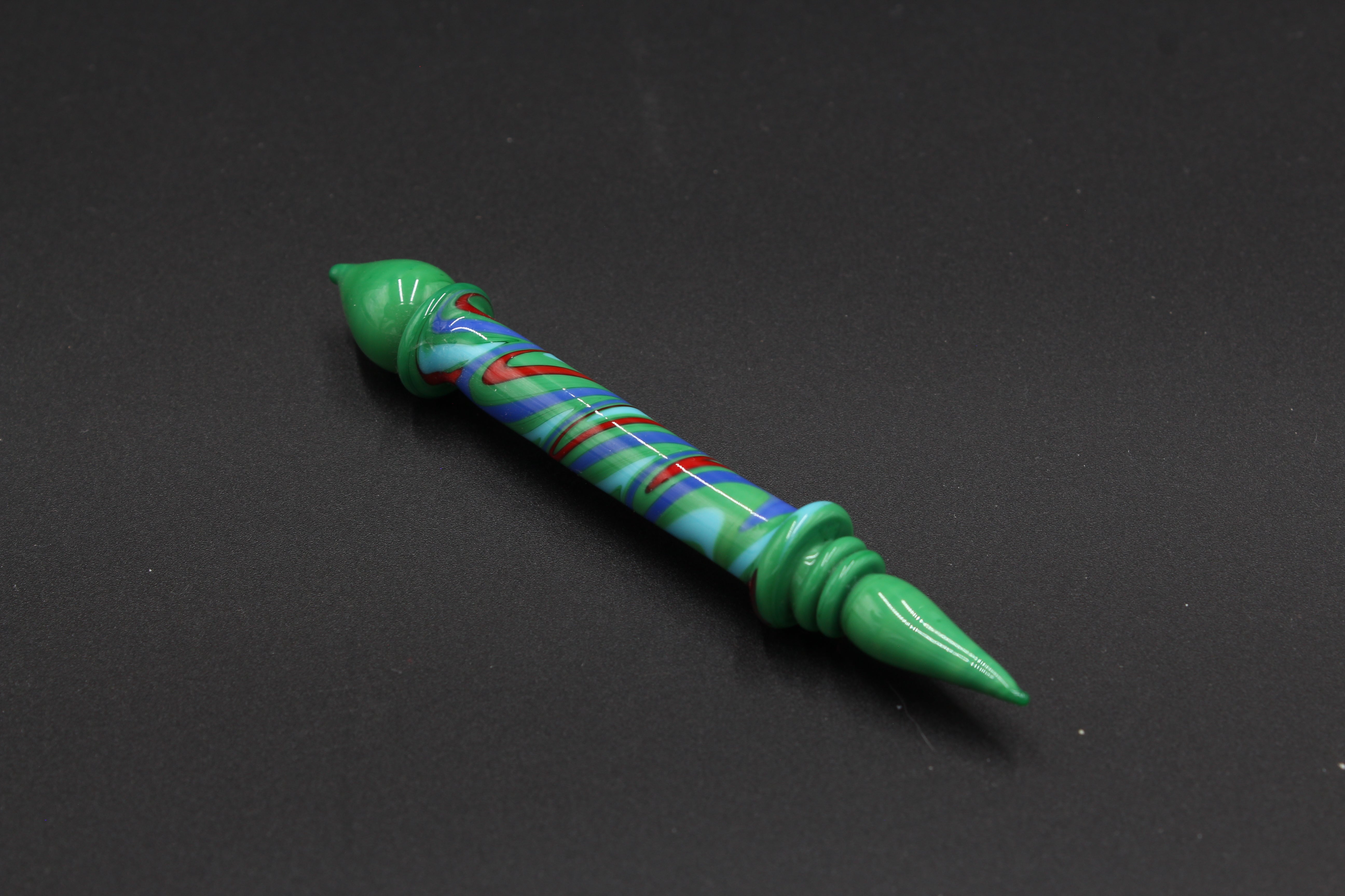 Crayon Style Glass Dab Tool - Green to the right